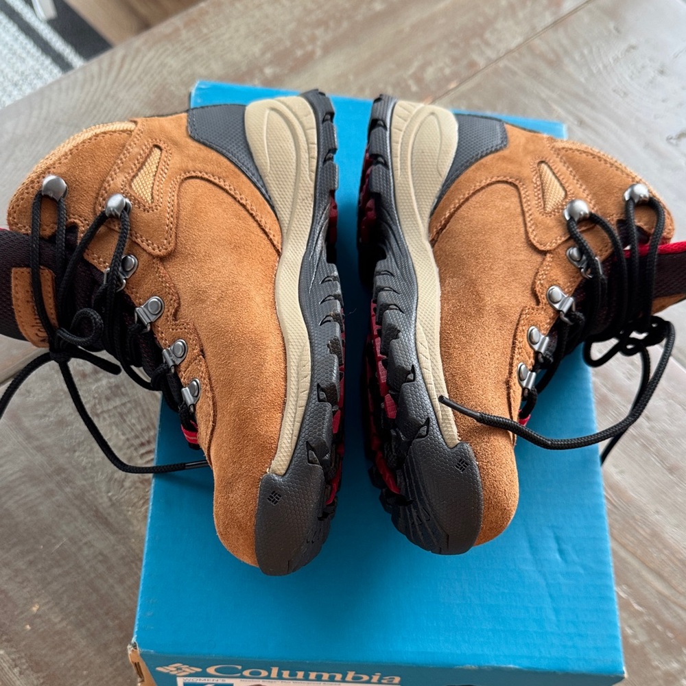 Columbia Women's Waterproof Boots - Picture 14 of 16